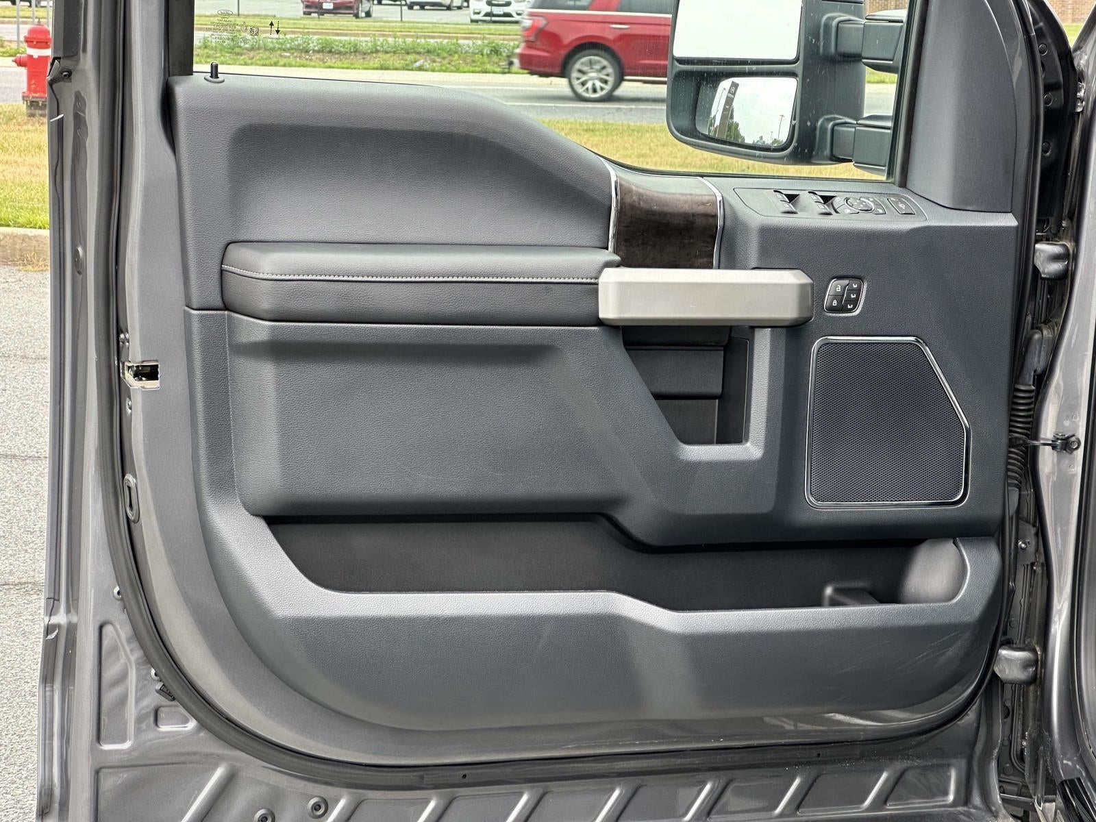 2022 Ford Super Duty F-250 SRW LARIAT