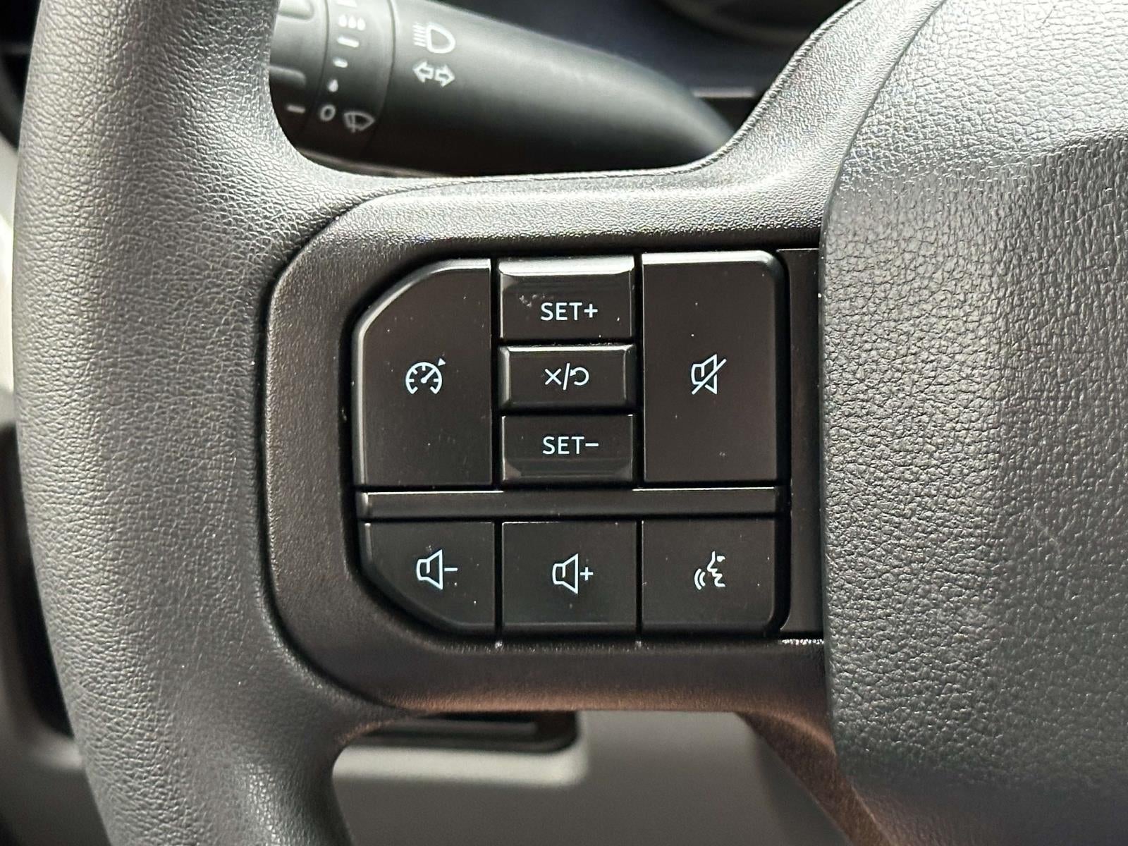 2024 Ford Super Duty F-350 Drw XL