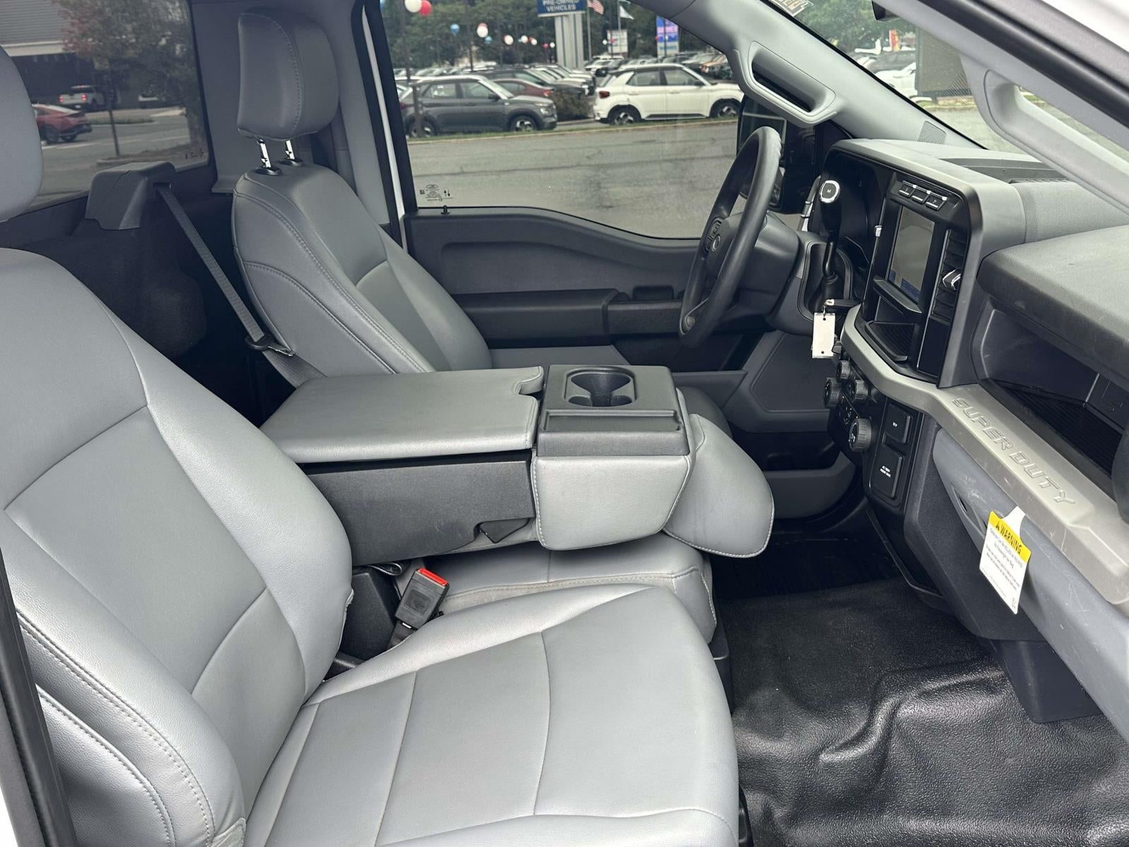 2024 Ford Super Duty F-350 Drw XL