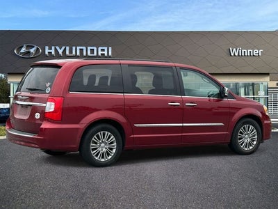 2015 Chrysler Town & Country Touring-L