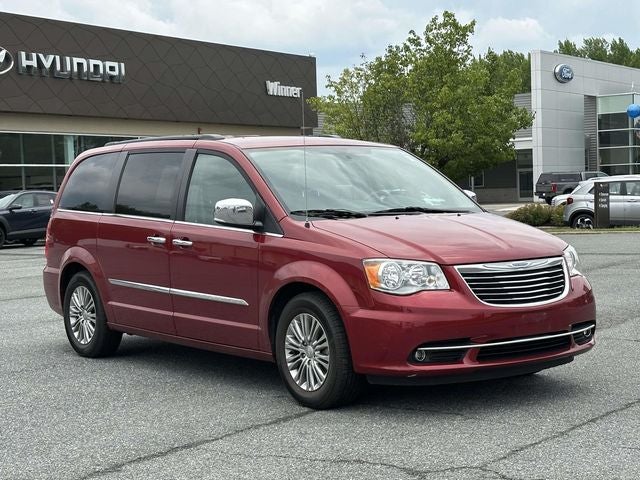 2015 Chrysler Town & Country Touring-L