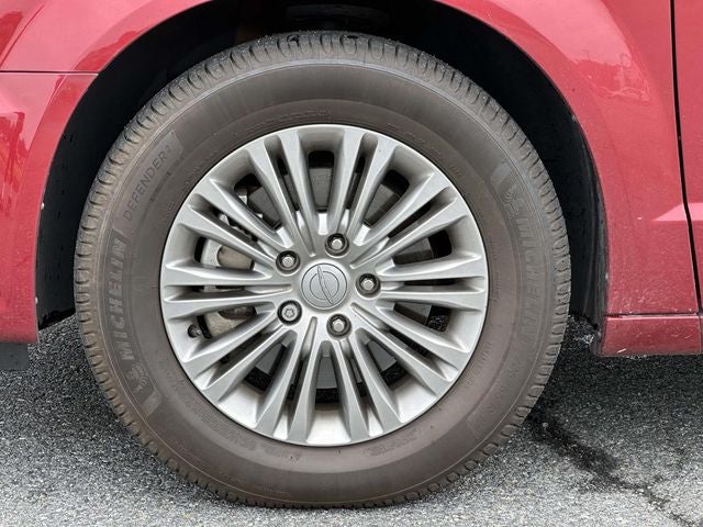 2015 Chrysler Town & Country Touring-L