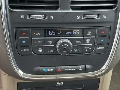 2015 Chrysler Town & Country Touring-L