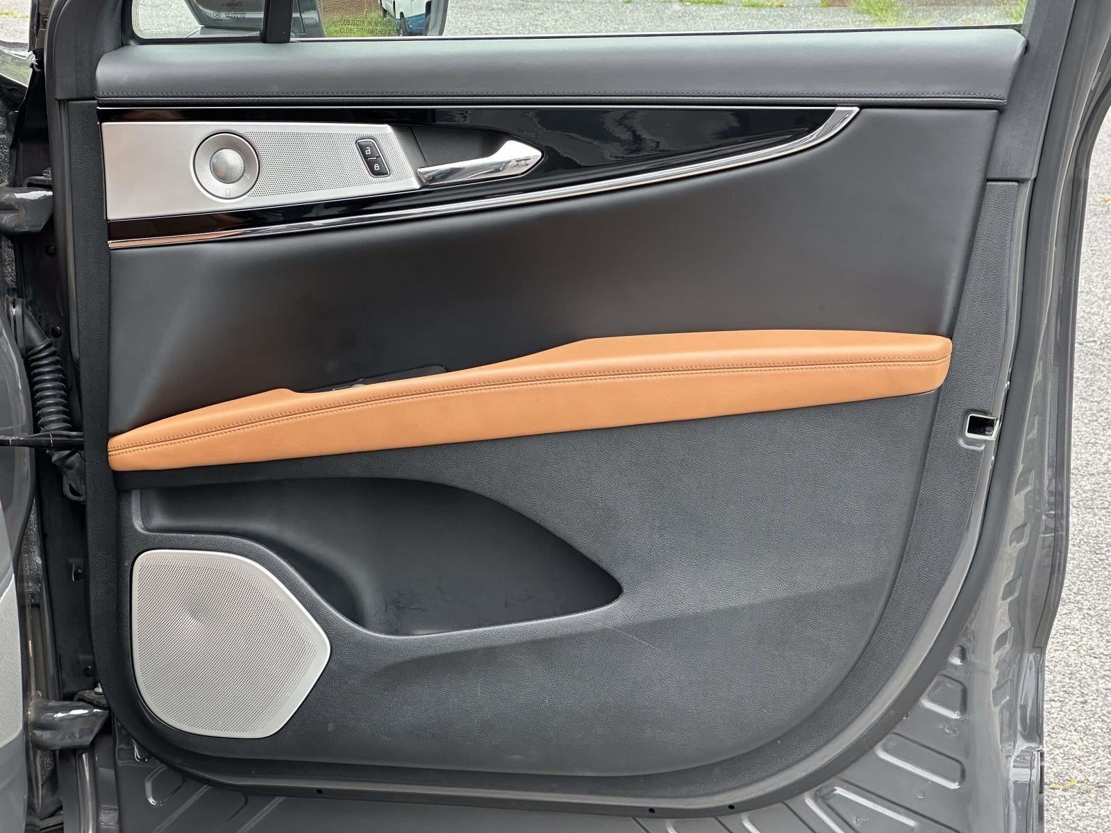 2022 Lincoln Nautilus Black Label