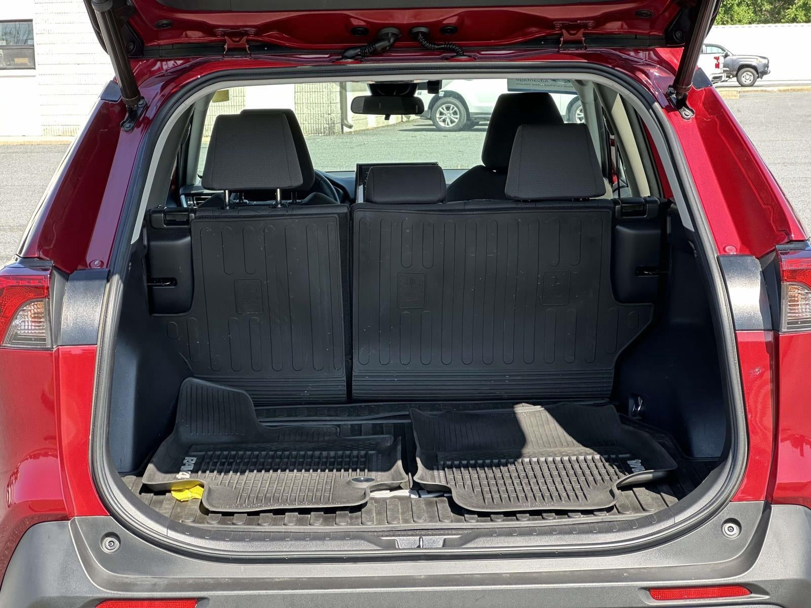 2020 Toyota RAV4 Hybrid XLE