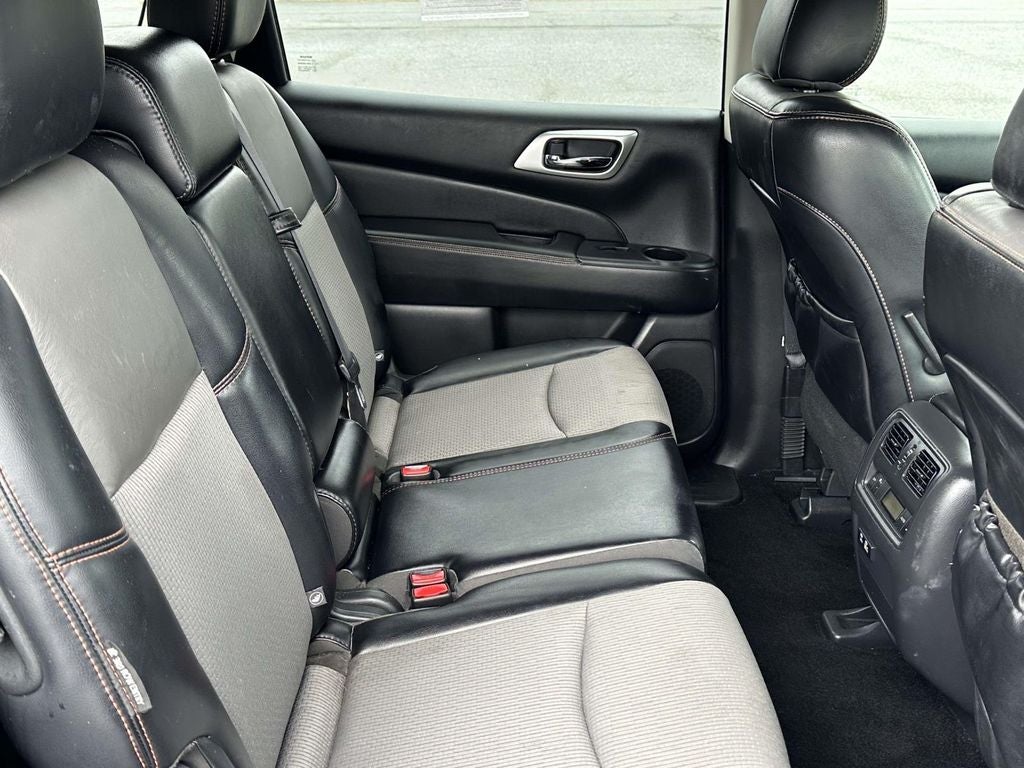 2019 Nissan Pathfinder SV