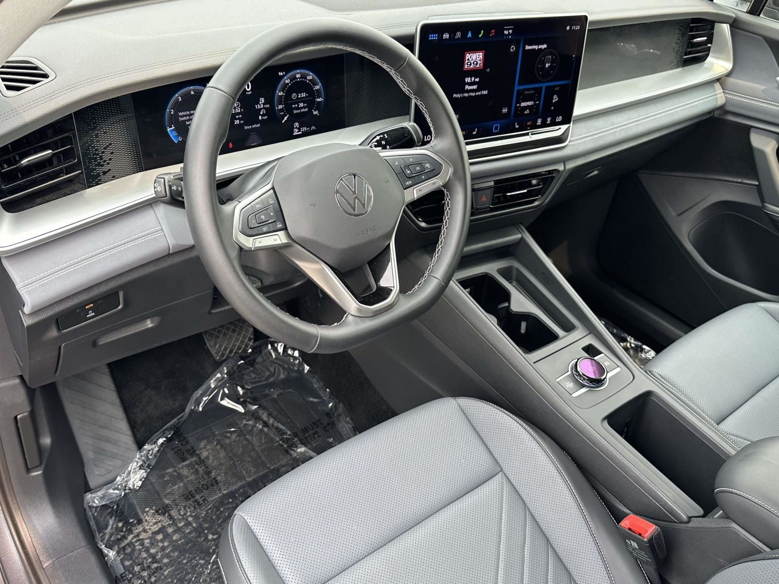 2025 Volkswagen Tiguan 2.0T SE