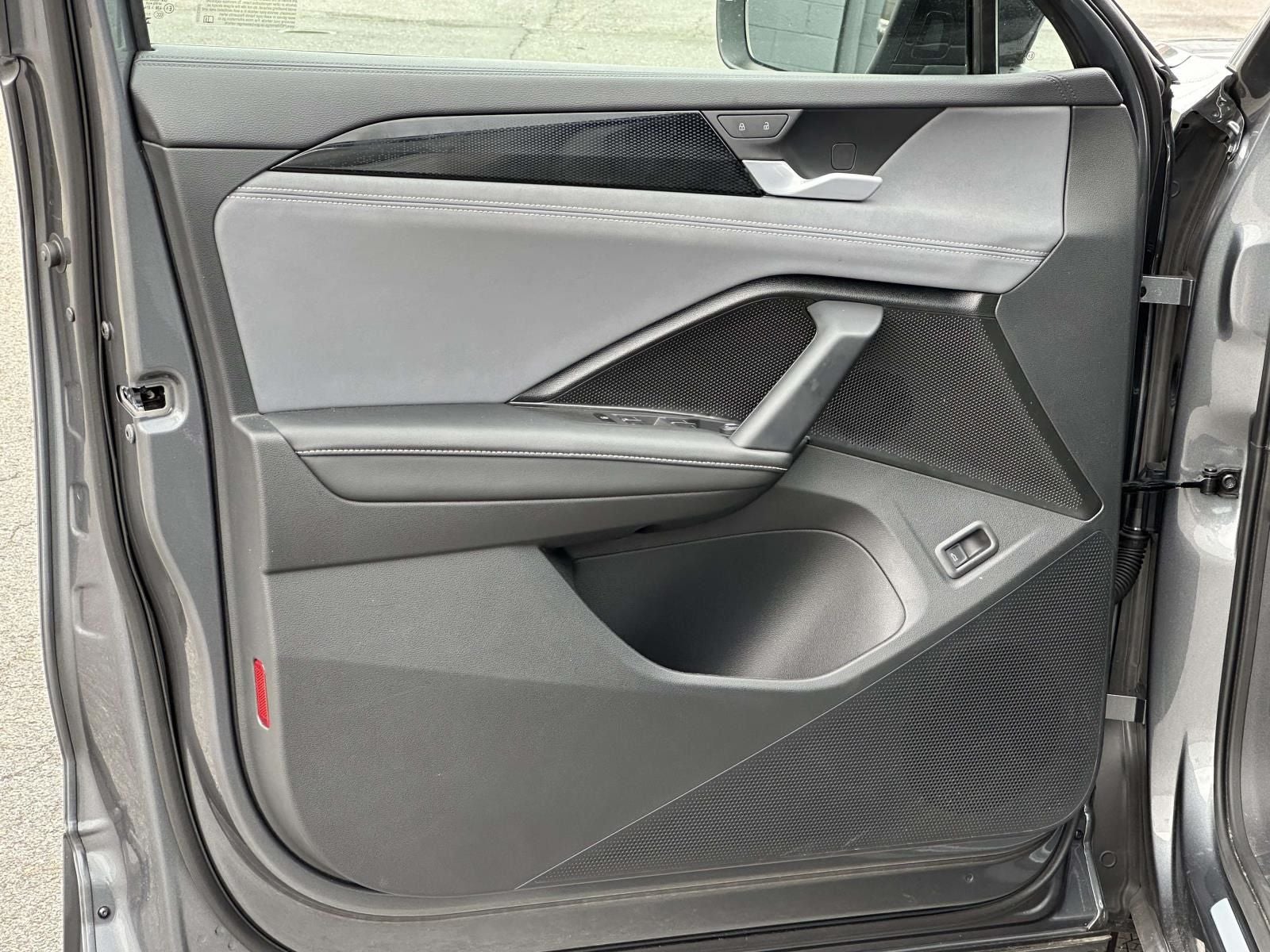 2025 Volkswagen Tiguan 2.0T SE R-Line Black