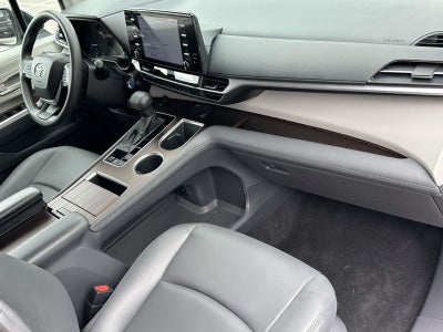 2021 Toyota Sienna LE 8 Passenger
