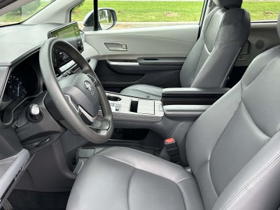 2021 Toyota Sienna LE 8 Passenger