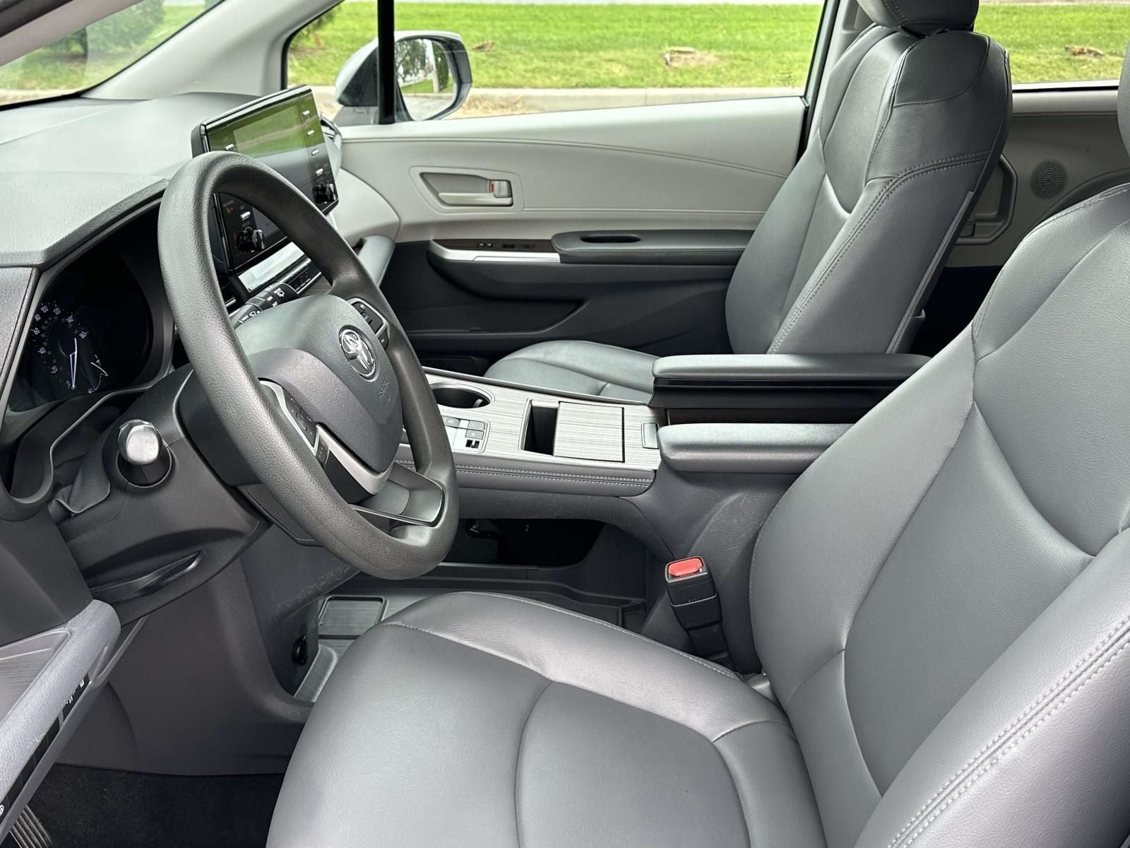 2021 Toyota Sienna LE 8 Passenger