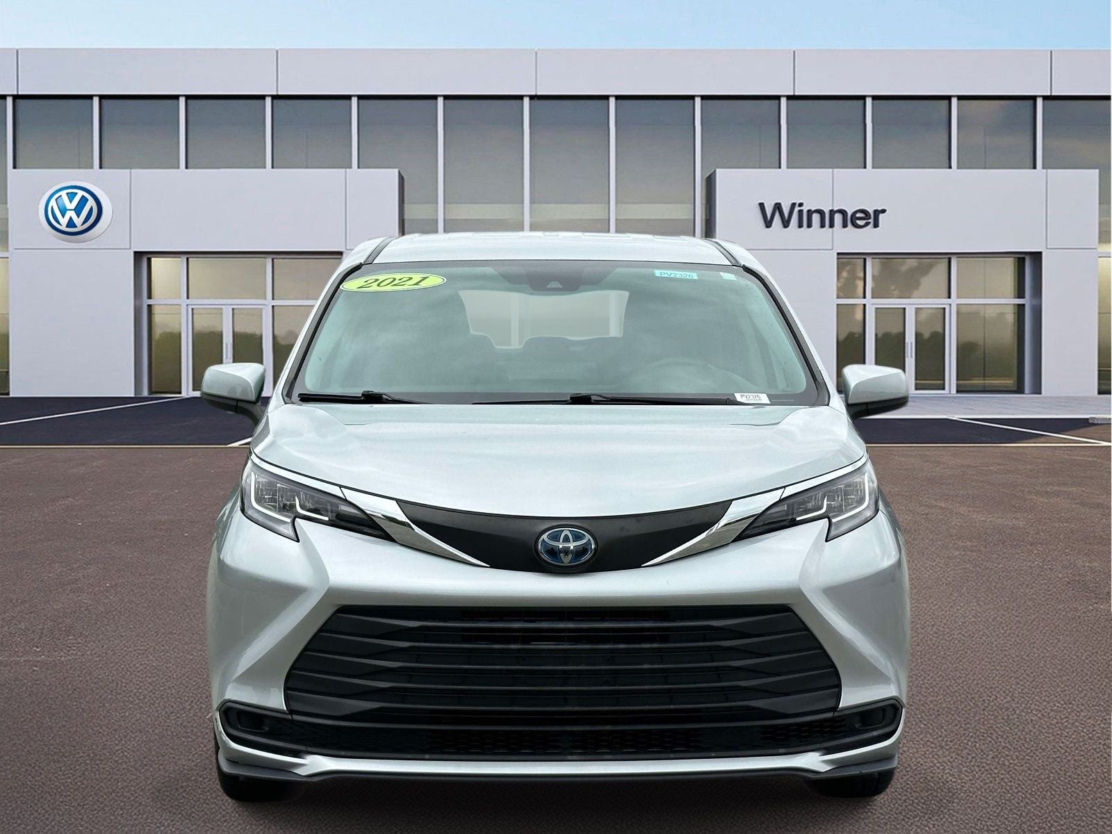 2021 Toyota Sienna LE 8 Passenger