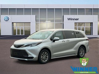 2021 Toyota Sienna LE 8 Passenger