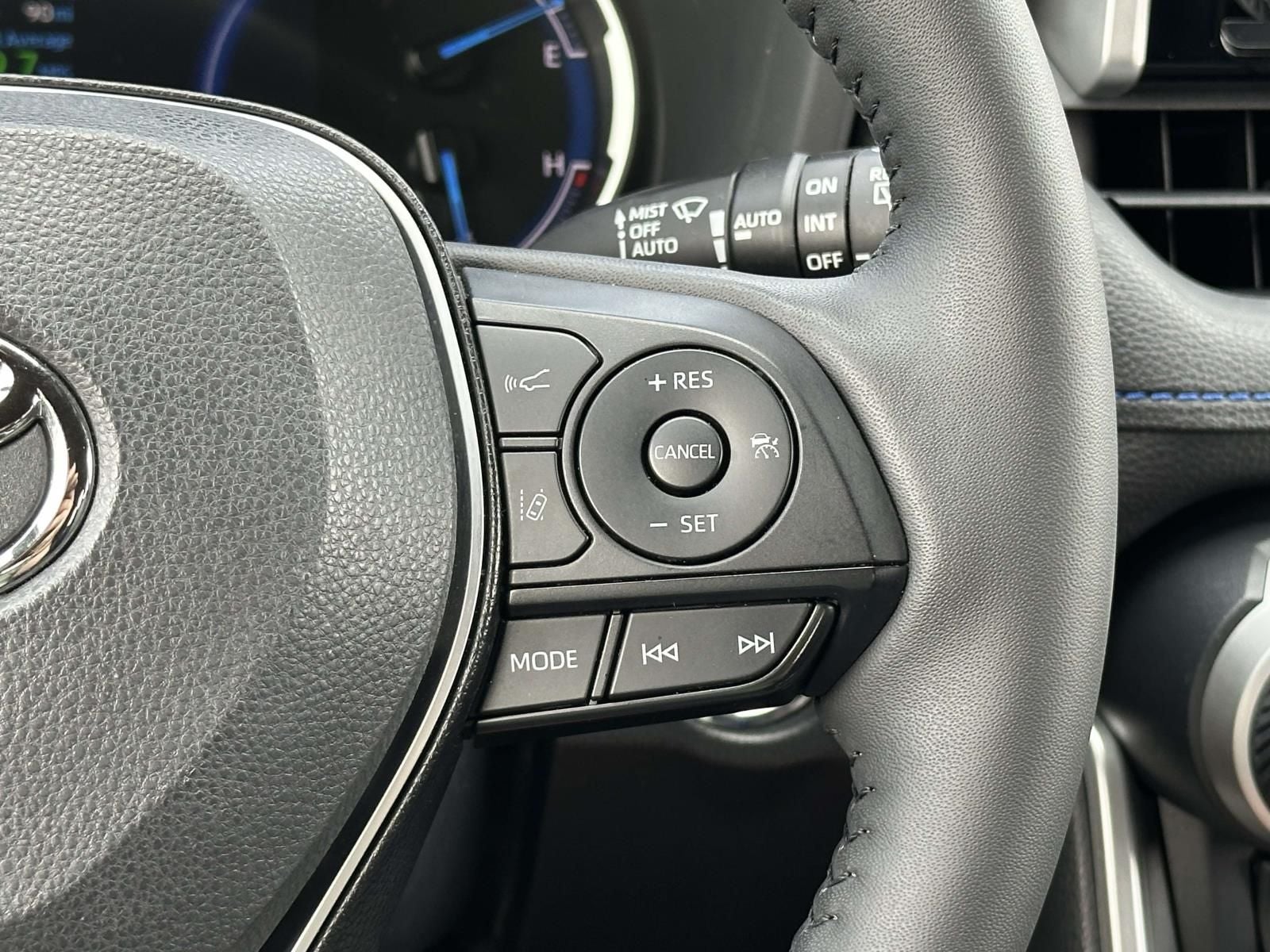 2023 Toyota RAV4 Hybrid SE