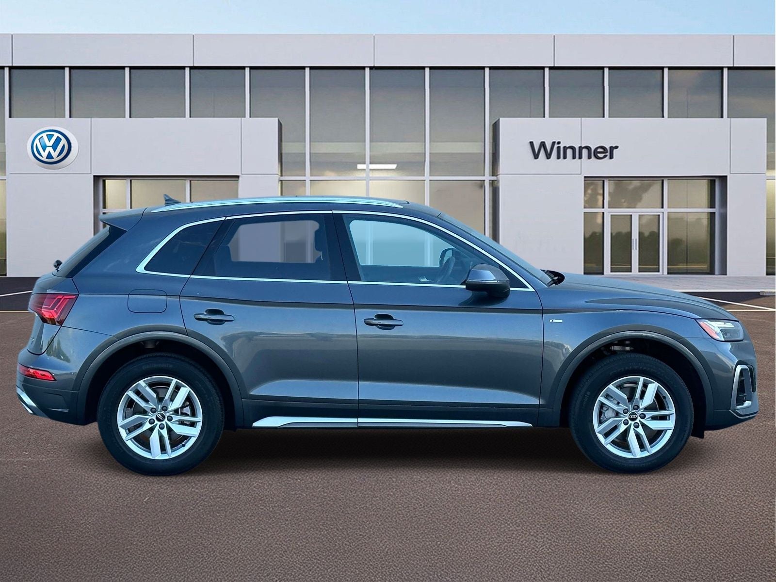 2023 Audi Q5 45 S line Premium quattro